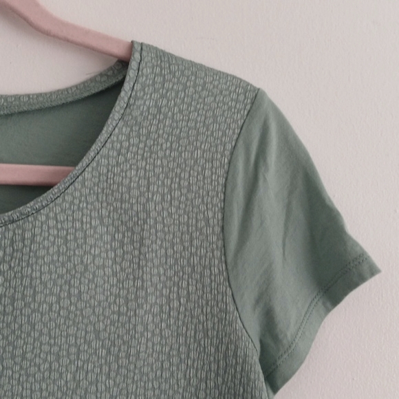 Ann Taylor Factory Scoop Neck Mixed Material Tee Shirt #2154 - Picture 2 of 5